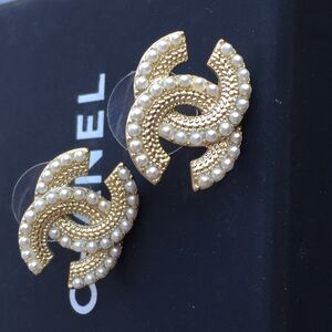 Chanel Gold Pearl Earrings